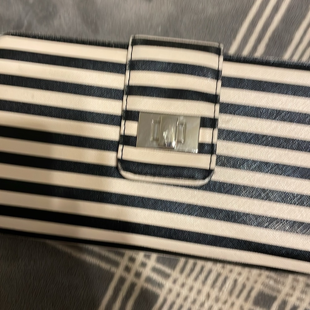 Wristlet - Picture 2 of 3